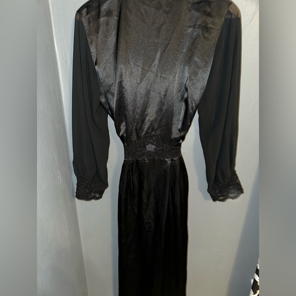 Oscar De La Renta Robe - Picture 4 of 5